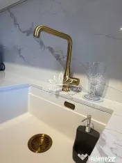 ISHO - Apartament cu 4 camere de lux, 2 bai, 2 balcoane, parcare privata 