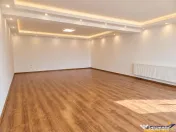 Spatiu birou in vila cu terasa si curte, Tractorul, Brasov 