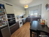 Apartament spatios, 2 camere, decomandat, 84 mp, Tractorul