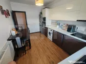 Apartament spatios, 2 camere, decomandat, 84 mp, Tractorul 