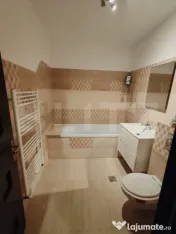 Apartament spatios, 2 camere, decomandat, 84 mp, Tractorul 