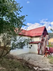 CASĂ DE VÂNZARE ÎN CODLEA–VEDERE PANORAMICĂ, 2 UNITĂ? 