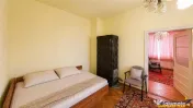 Casa cu spatiu comercial, 1.000mp teren anexe, areal Central