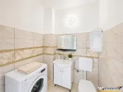 Casa cu spatiu comercial, 1.000mp teren anexe, areal Central