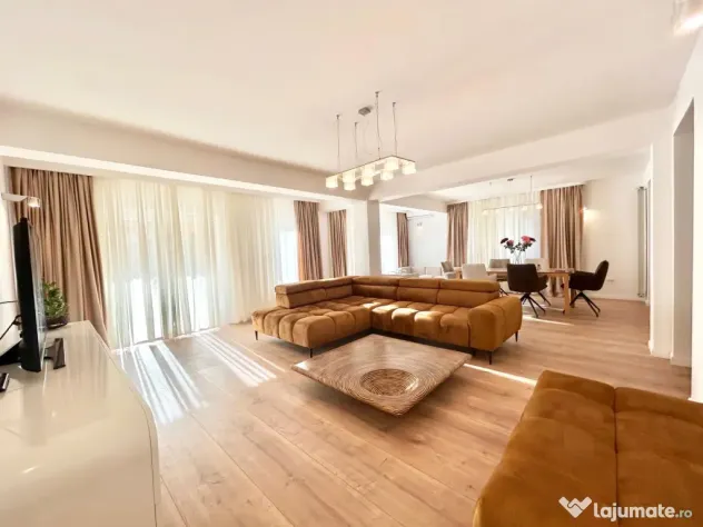 Inchiriez vila la Jollie Vile