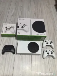 Vând Xbox Series S 512GB Full Box +3 Controllere + Cont UFC 5 & Mortal Kombat 11 