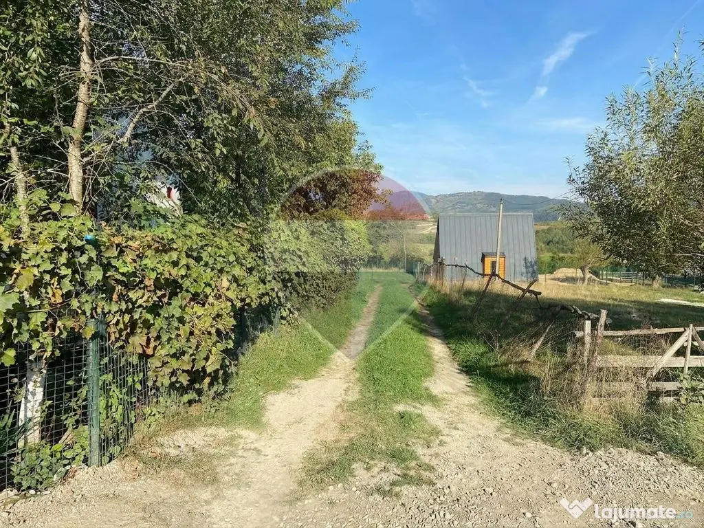 Teren 1,500mp Zarnesti zona Tohanita, priveliste deosebita, intre case - Zarnesti (Brasov)