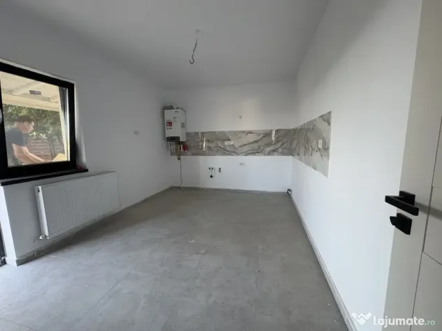 Finalizata!!!Casa single,P+1,4 camere,2 bai,beci,view, zona - Horpaz (Iasi)