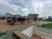Pensiune cu 2 sali de evenimente, teren 6573 mp, zona Suceav