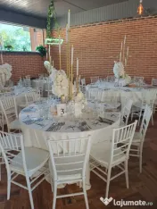 Pensiune cu 2 sali de evenimente, teren 6573 mp, zona Suceav