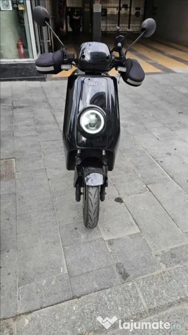 Scuter Electric 90km/h - 90km autonomie Niu NQi GTS PRO