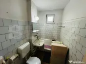 Apartament 3 camere, etaj intermediar, zona Dâmbu