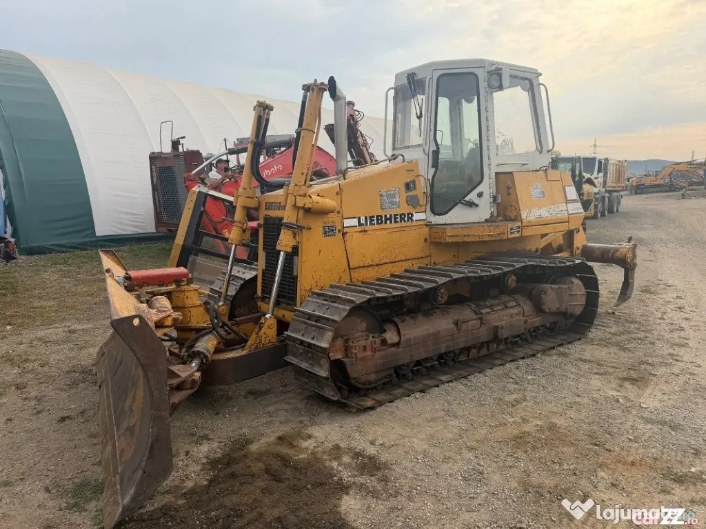 Dezmembrez Buldozer Liebherr PR722 - Seini (Maramures)