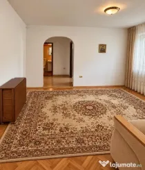 Apartament 3 camere – ultracentral, 63 mp, orientare S-V – 69.900 EUR