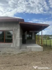 Casă P+pod, teren 580 mp, Vulcana-Pandele – construcție