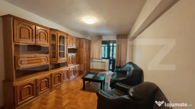 Apartament cu 3 camere zona Centrul Civic, de inchiriat - Oradea (Bihor)