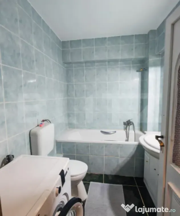 Apartament cu 3 camere zona Centrul Civic, de inchiriat - Oradea (Bihor)