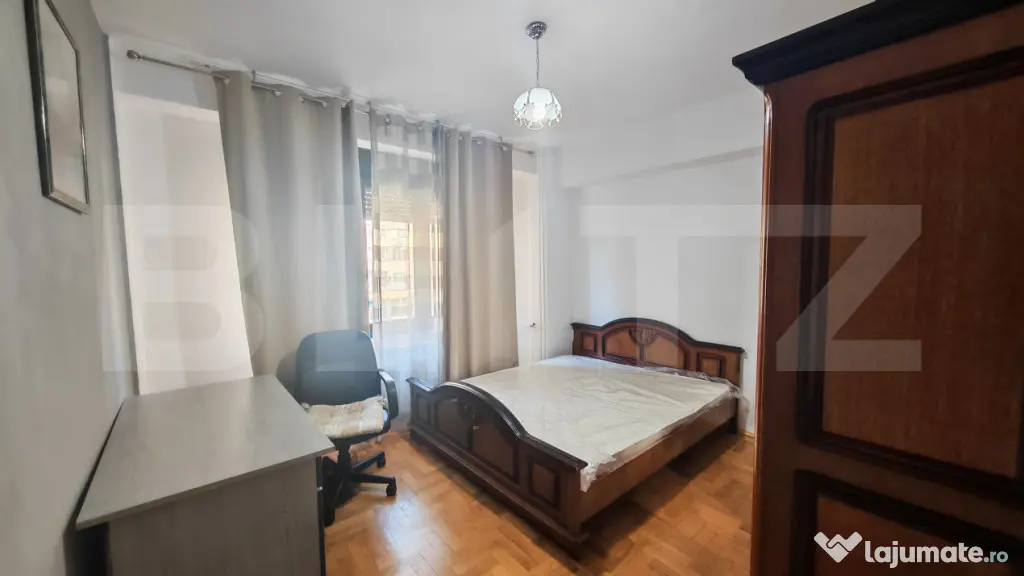 Apartament cu 3 camere zona Centrul Civic, de inchiriat - Oradea (Bihor)