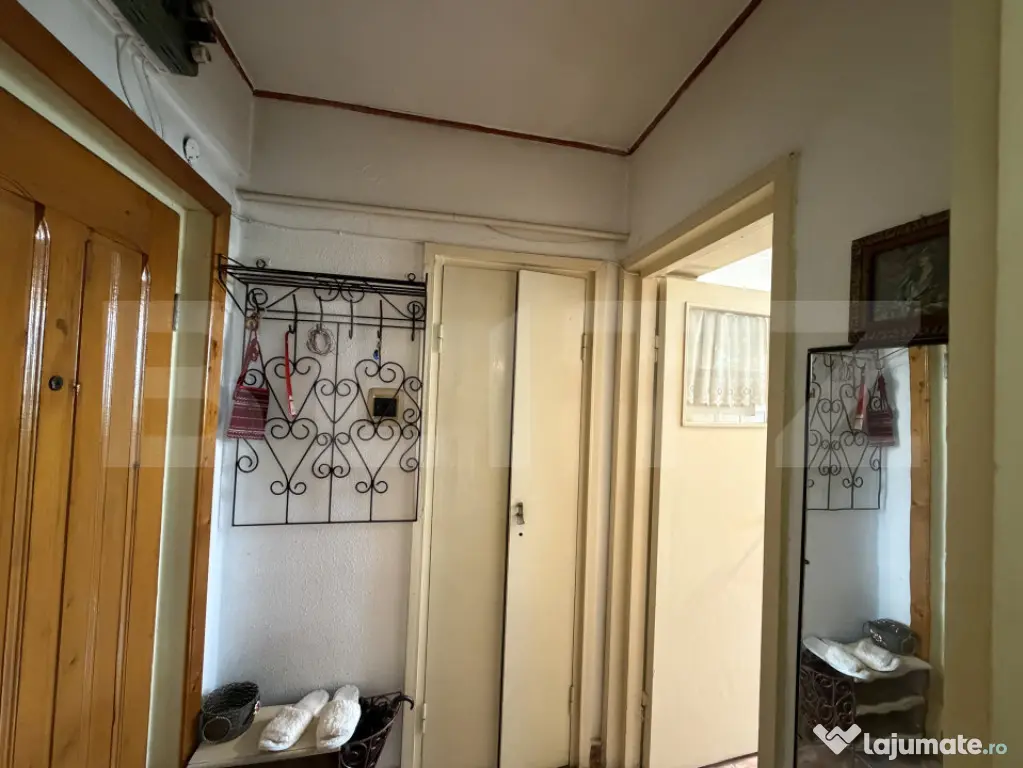Apartament 2 camere , etaj 2, zona Garofitei - Targu Jiu (Gorj)