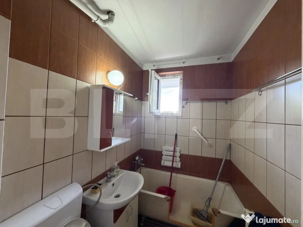 Apartament 2 camere , etaj 2, zona Garofitei - Targu Jiu (Gorj)