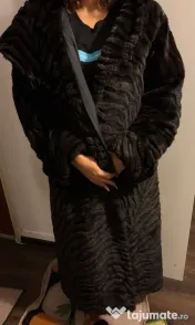 Haină de blană vintage / retro cu glugă – model deosebit, croi amplu
