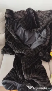 Haină de blană vintage / retro cu glugă – model deosebit, croi amplu