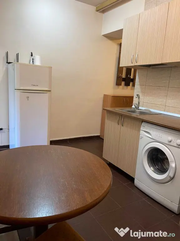Brancoveanu cimpoierilor etaj 3 - Bucuresti (Bucuresti-Ilfov)