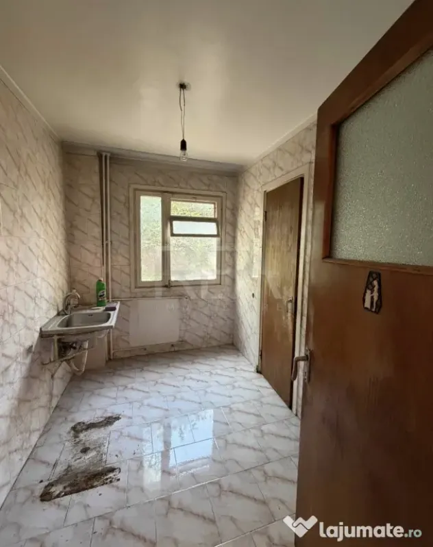 3 camere, 1/4, 67 mp-Apusului-Str. Floarea Rosie - Bucuresti (Bucuresti-Ilfov)