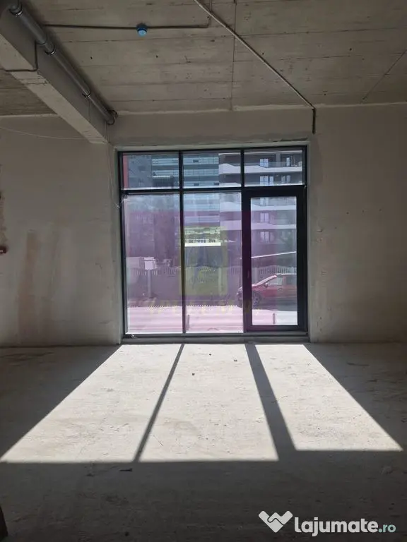Spațiu comercial de închiriat în Pipera | 271 mp | 6 locuri de parcare - Voluntari (Bucuresti-Ilfov)