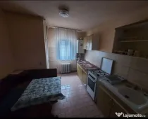Vând apartament 3 camere