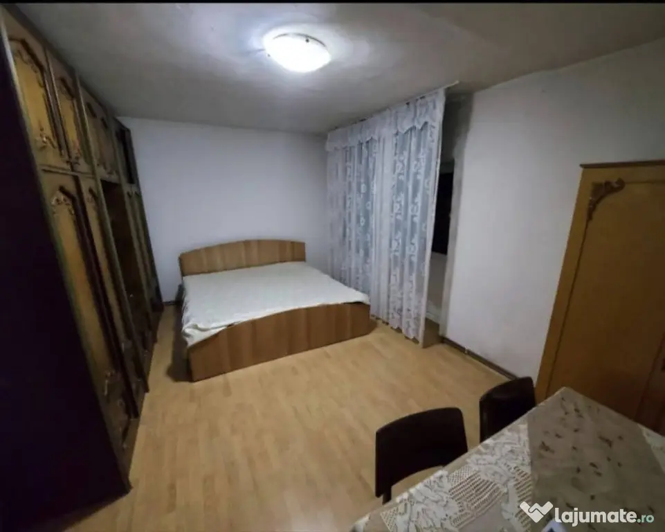 Vând apartament 3 camere