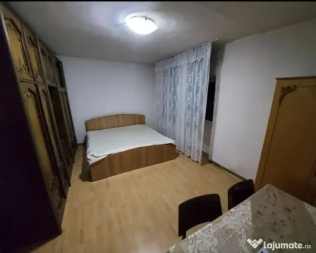 Vând apartament 3 camere