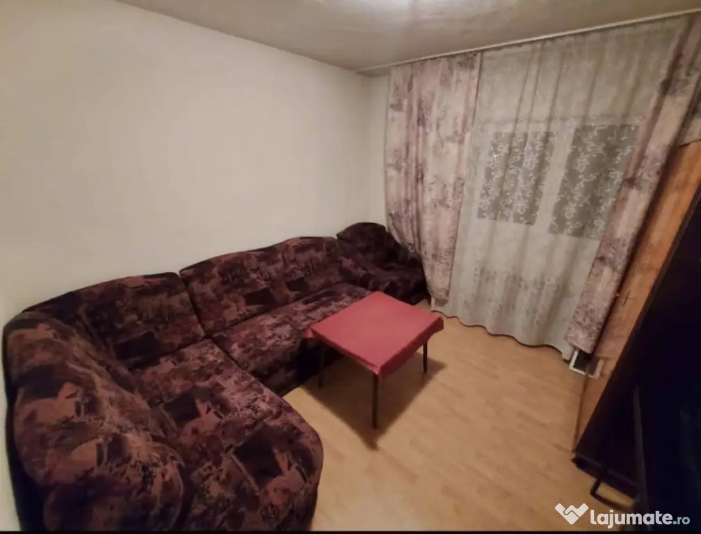 Vând apartament 3 camere