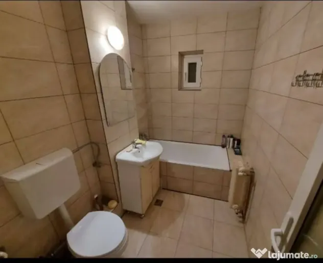 Vând apartament 3 camere