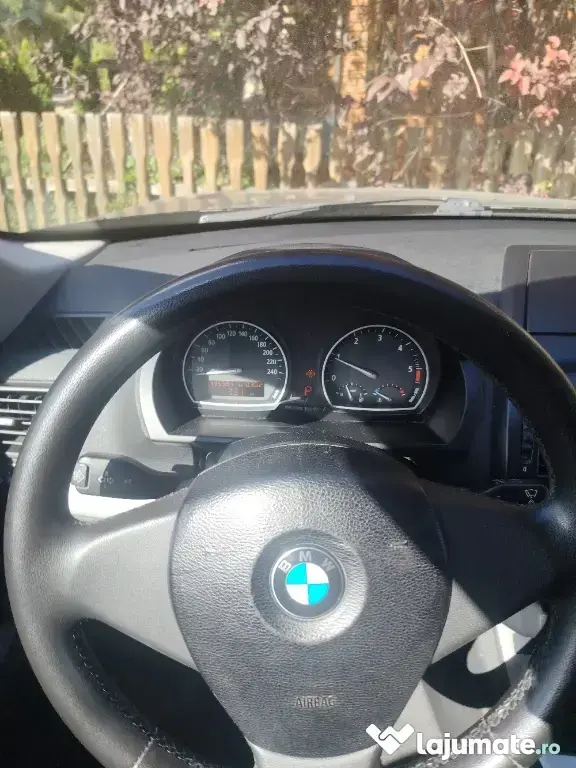 Vând BMW x3