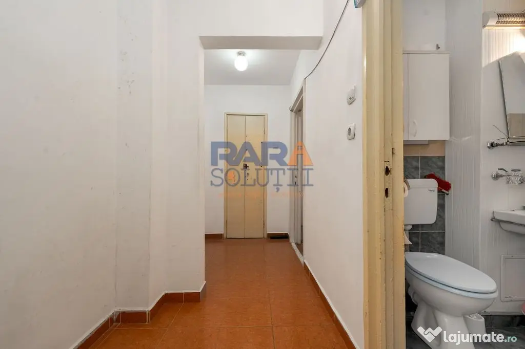 3 camere, etaj 1, lângă Primărie - Roman (Neamt)