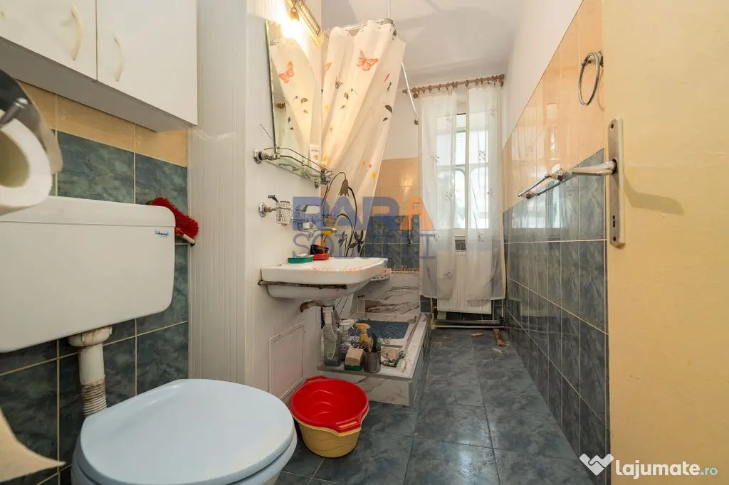 3 camere, etaj 1, lângă Primărie - Roman (Neamt)
