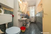 3 camere, etaj 1, lângă Primărie 