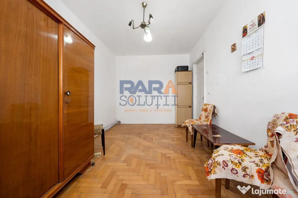 3 camere, etaj 1, lângă Primărie - Roman (Neamt)