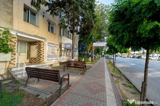 3 camere, etaj 1, lângă Primărie - Roman (Neamt)