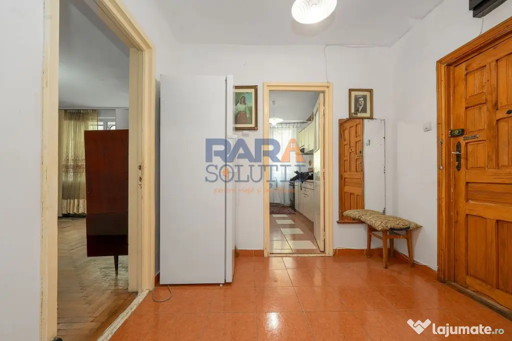 3 camere, etaj 1, lângă Primărie - Roman (Neamt)