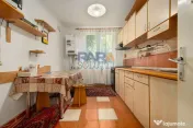 3 camere, etaj 1, lângă Primărie 