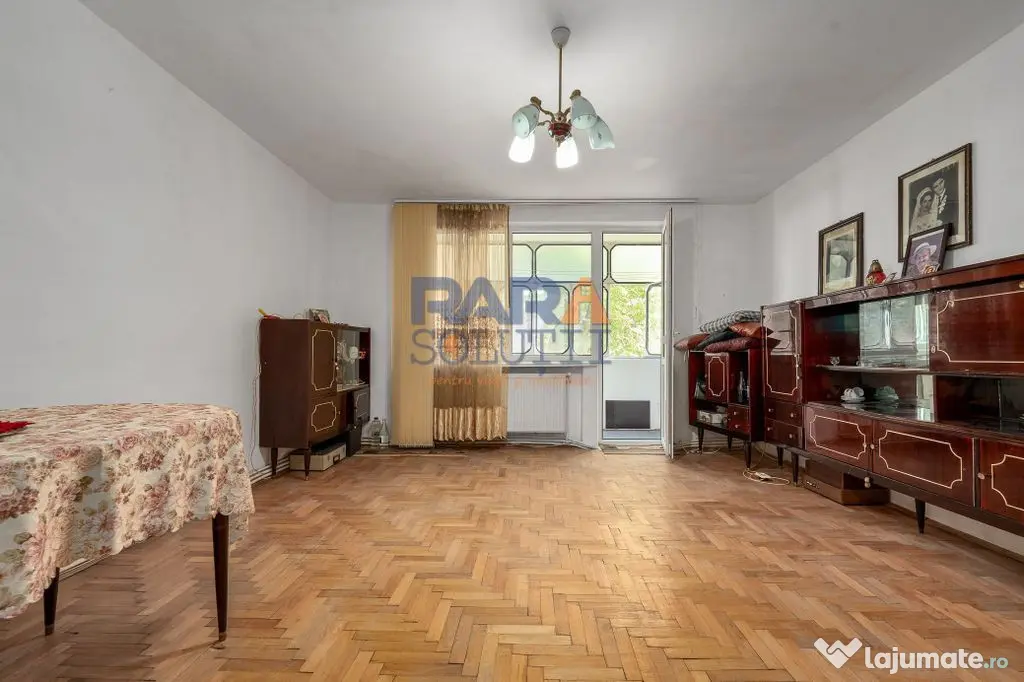 3 camere, etaj 1, lângă Primărie - Roman (Neamt)