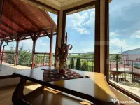 De închiriat: Casă spațioasă cu 4 dormitoare și curte ?