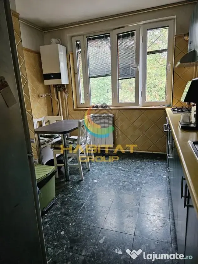 Apartament 4 camere de vanzare Titan, Centrala, Metrou - Bucuresti (Bucuresti-Ilfov)