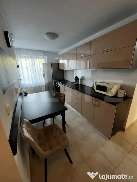 Apartament de inchiriat - 4 camere - Zona Umf - Targu Mures (Mures)
