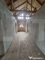 Casă Spațioasă 353 mp, Construcție Solidă din BCA, Tere