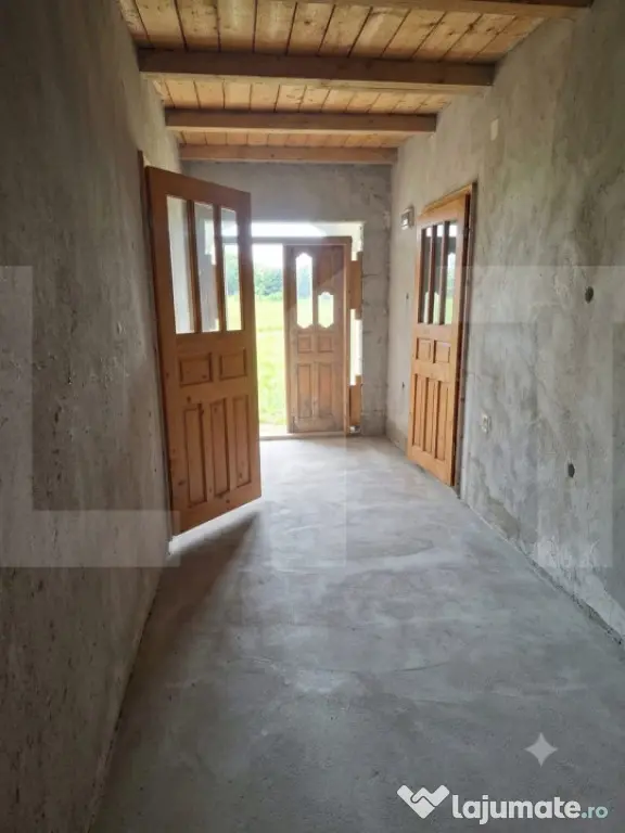 Casă Spațioasă 353 mp, Construcție Solidă din BCA, Tere - Braesti (Botosani)