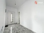 Duplex cu 5 camere, despartit prin camera tehnica, teren de 