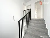 Duplex cu 5 camere, despartit prin camera tehnica, teren de 